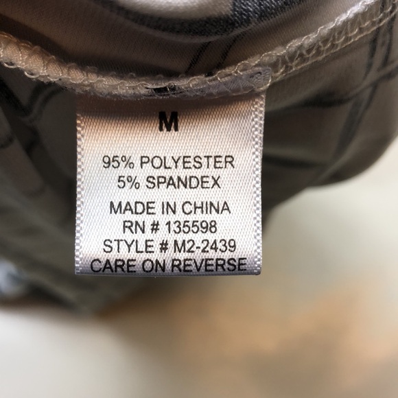 CURE White Black Box Print Open Shoulder Detail Cinch Bottom Hem Short Sleeve - Picture 6 of 9